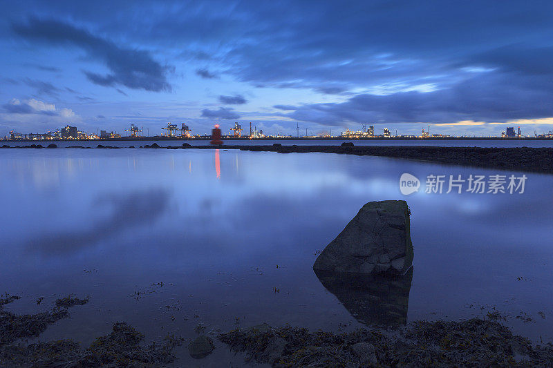 neuwe Waterweg河沿岸多变的海景